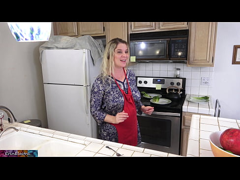 ❤️ Stepmom milking him in the kitchen before his date Super porn at porn en-us.kassa-standupbar.ru ❤